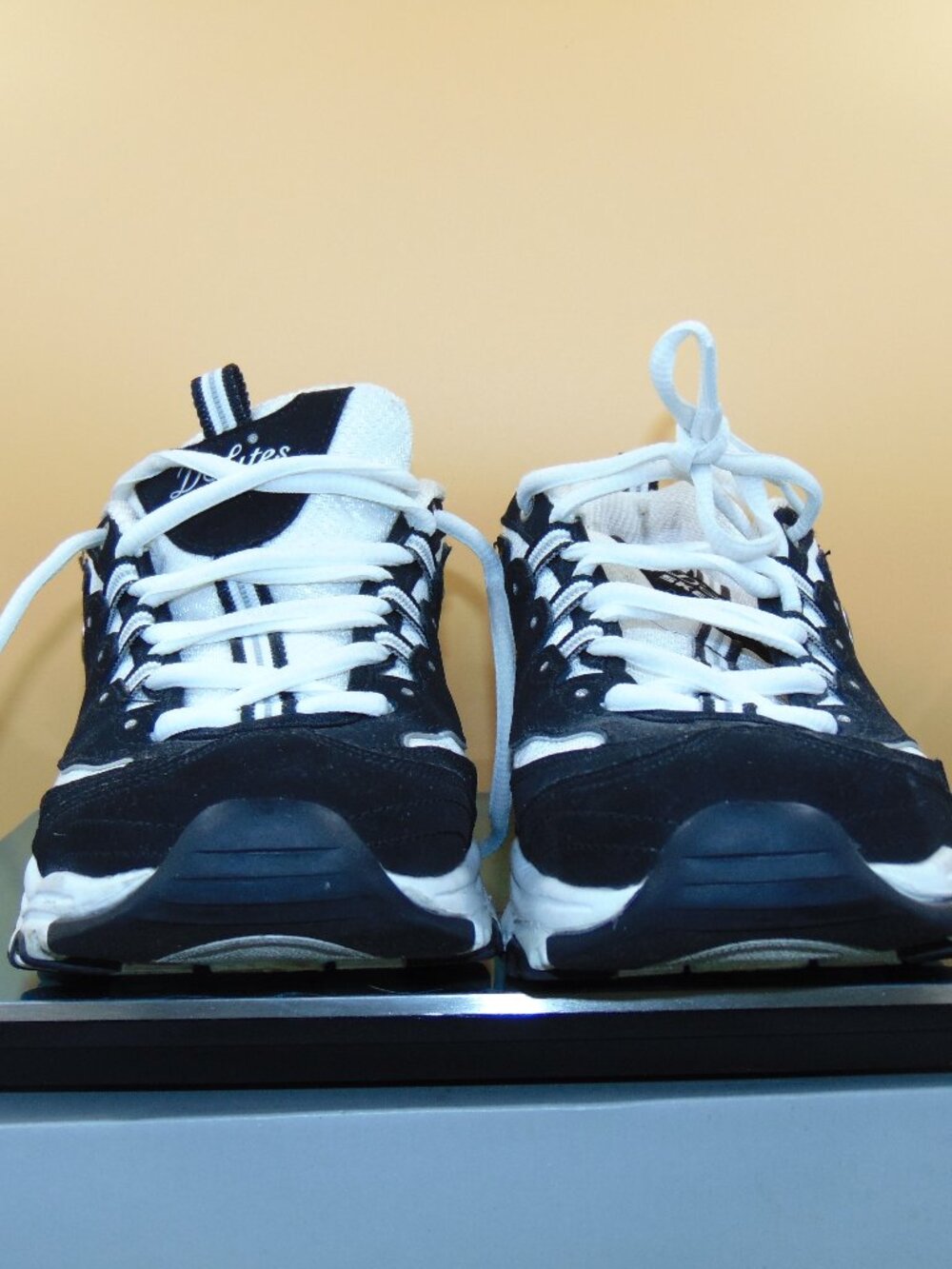 Skechers DLites Biggest Fan Black White Sneakers Womens Size 9 Wide Fit Air Cool